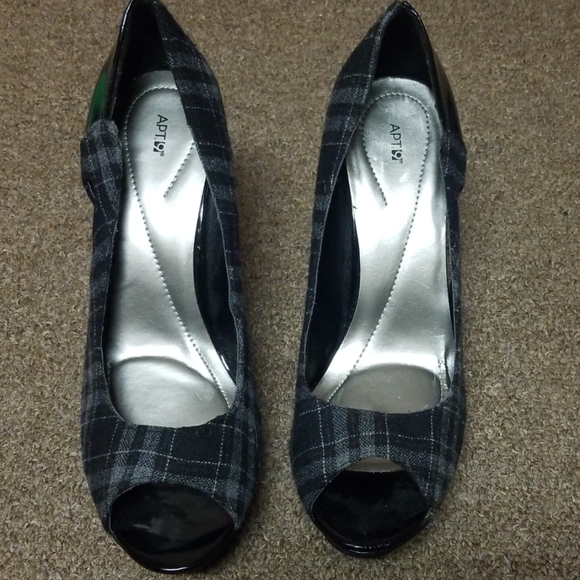 Heels - Picture 3 of 6